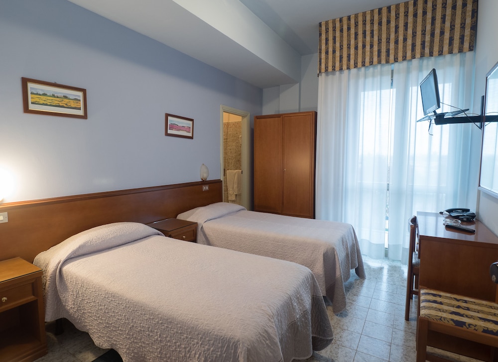 Hotel Santorotto 15/42