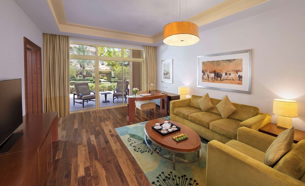 Grand Hyatt Doha Hotel and Villas 47/65