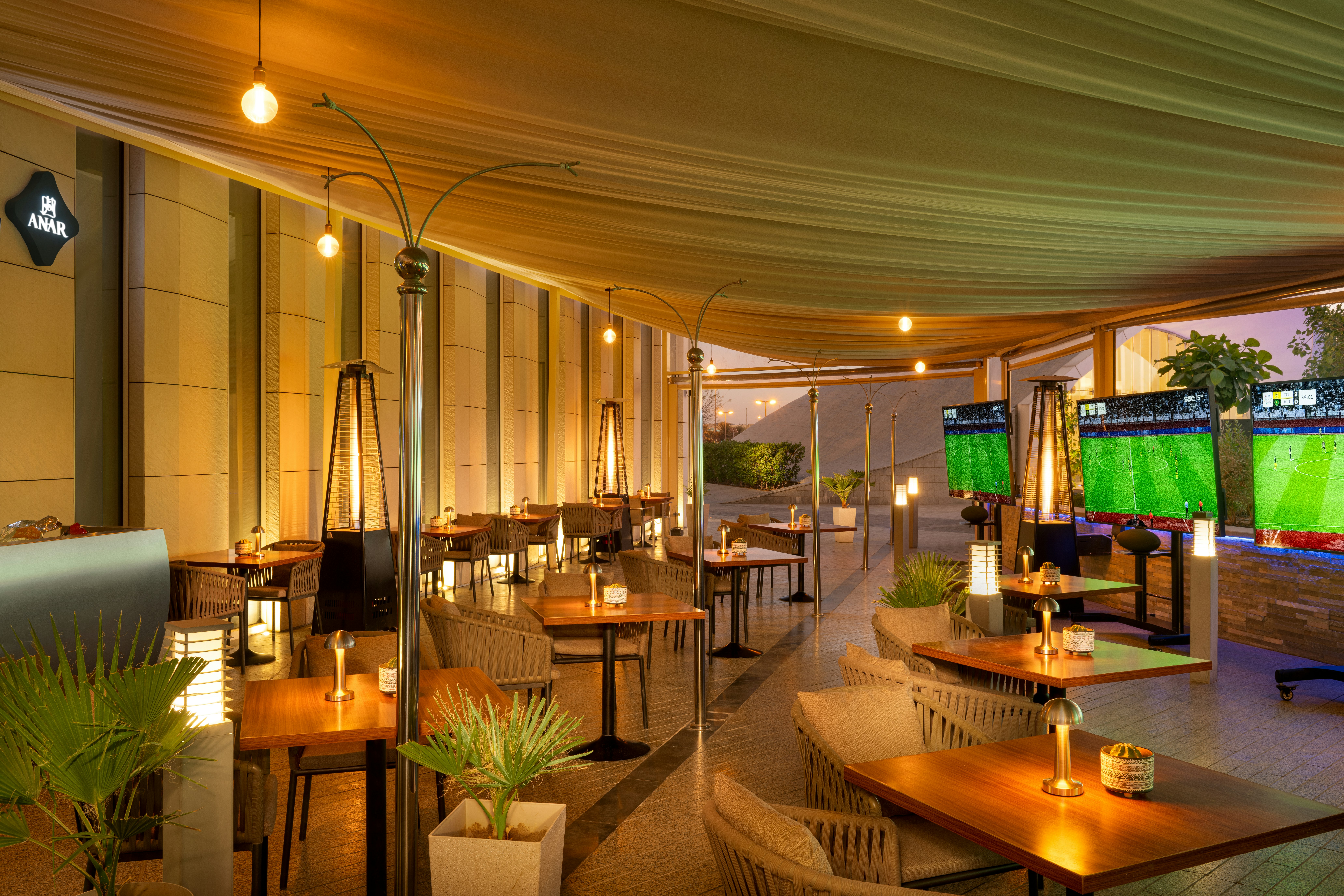 فندق هيلتون الرياض والشقق الفندقيه(Hilton Riyadh Hotel & Residences) 39/82
