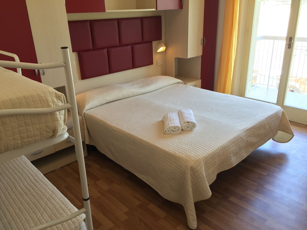 Hotel Stresa 48/66