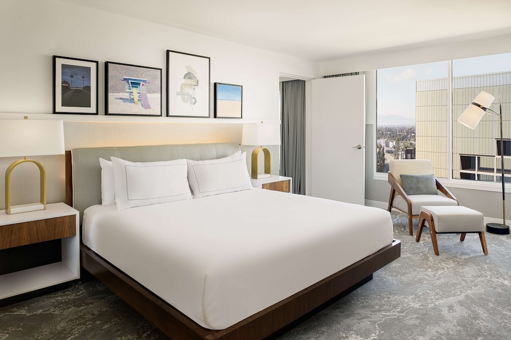 PRESIDENTIAL, SUITE, KING BED