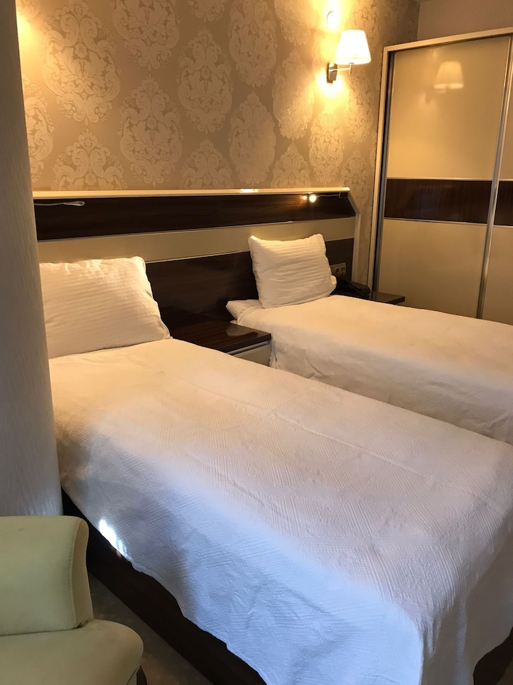 Armin Hotel 13/38