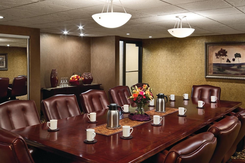Bismarck Hotel and Conference Center 37/50