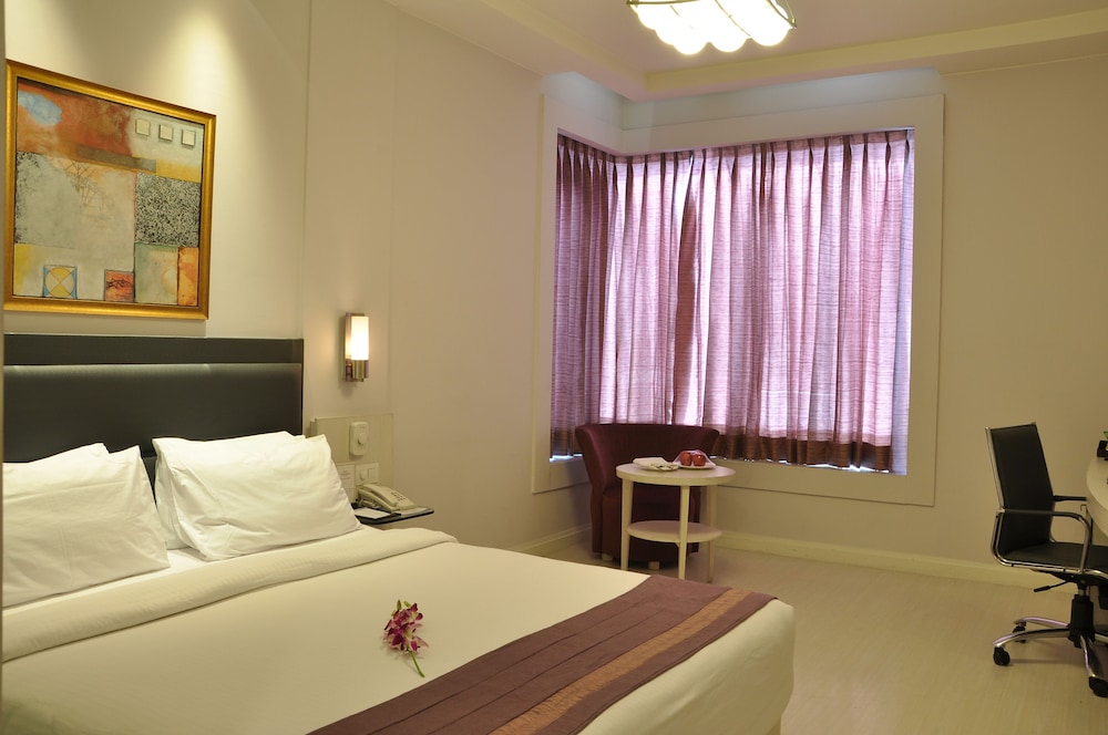 Sarovar Portico Naraina 22/54