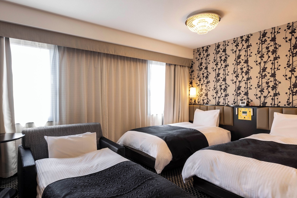 ROOM, TRIPLE