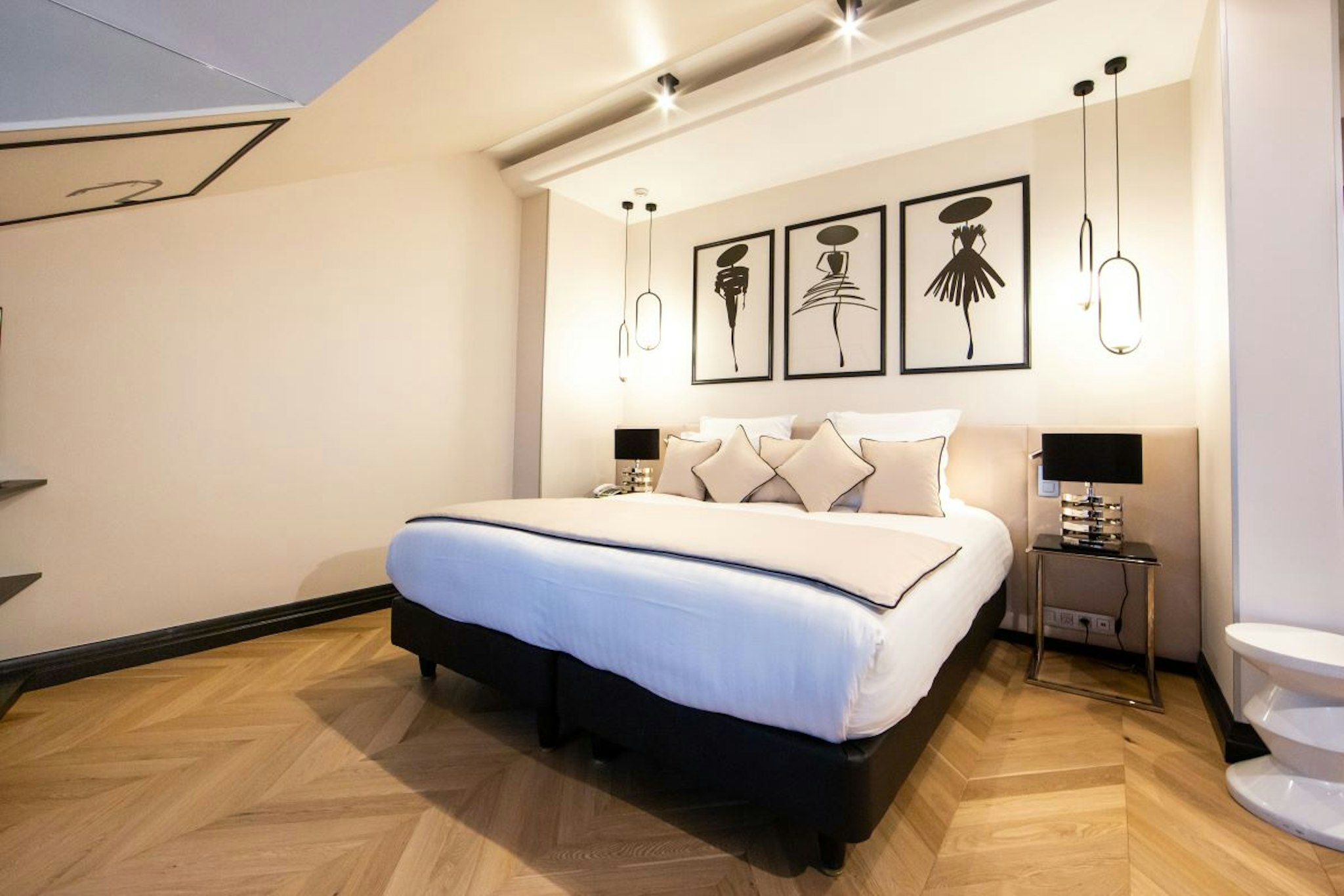 Hotel Dress Code And Spa 5/58