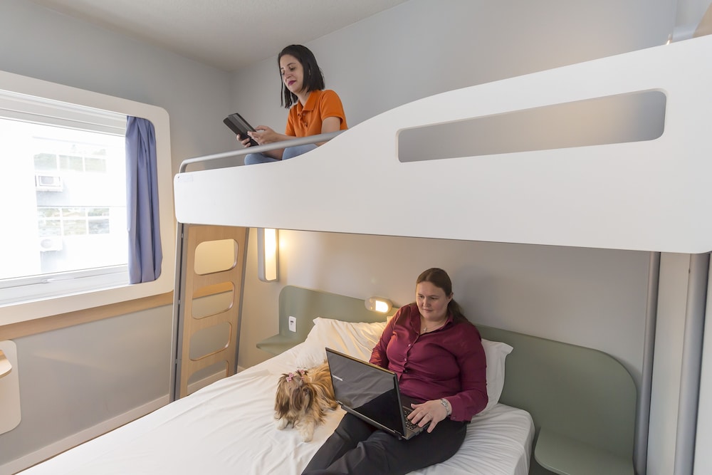 Ibis Budget Blumenau 42/68