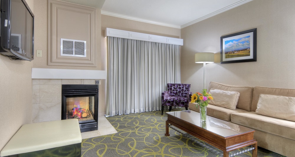 Best Western Plus Dixon Davis 32/48