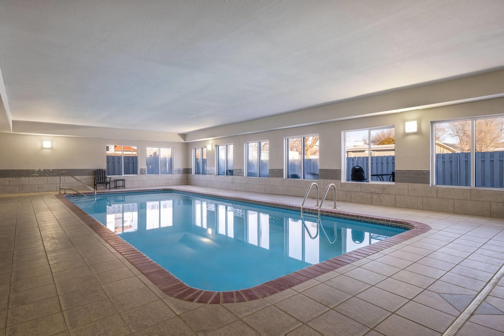 Days Inn by Wyndham Dodge City 2/56