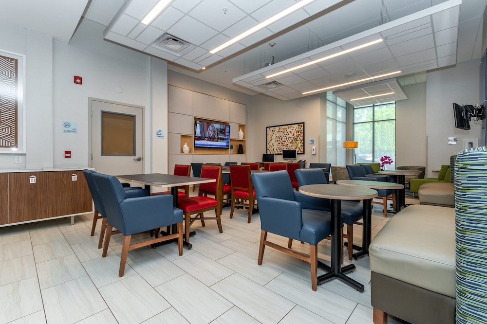 Holiday Inn Express Suites Chilliwack East 26/34