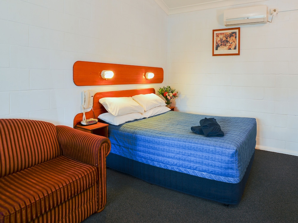 REST POINT MOTOR INN 16/58