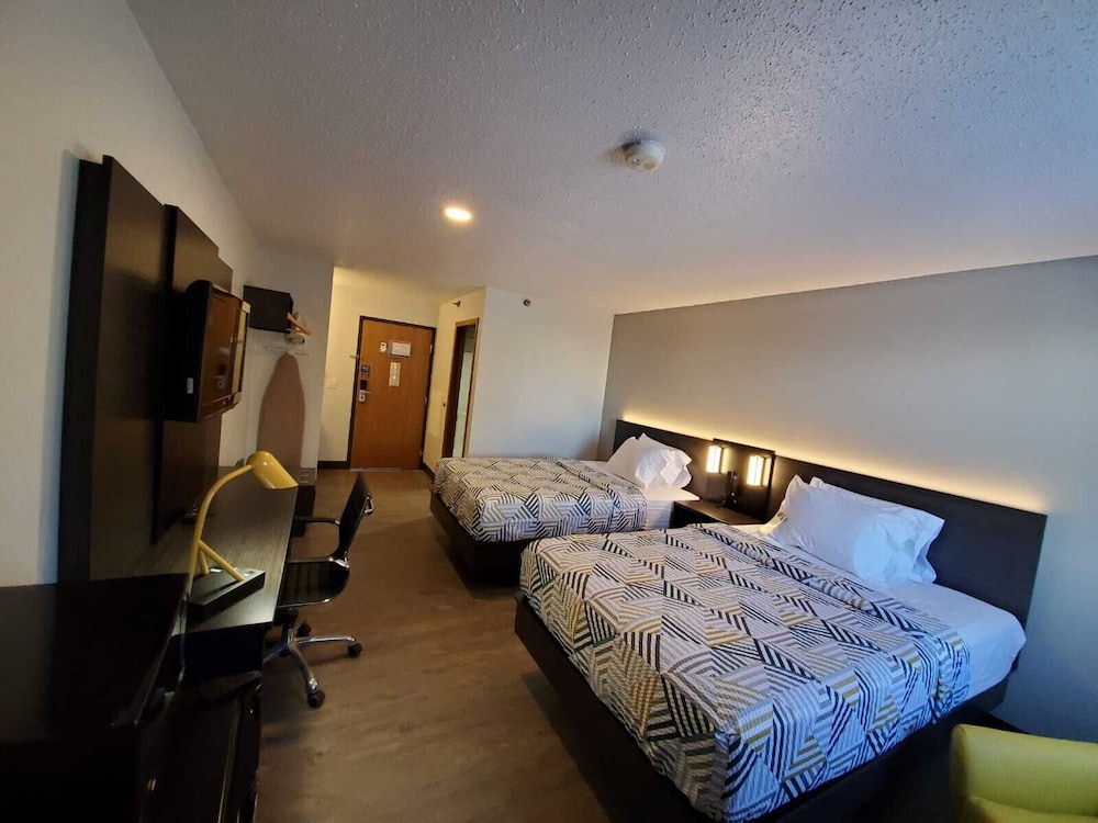 Motel6 Kewanee, IL 5/62