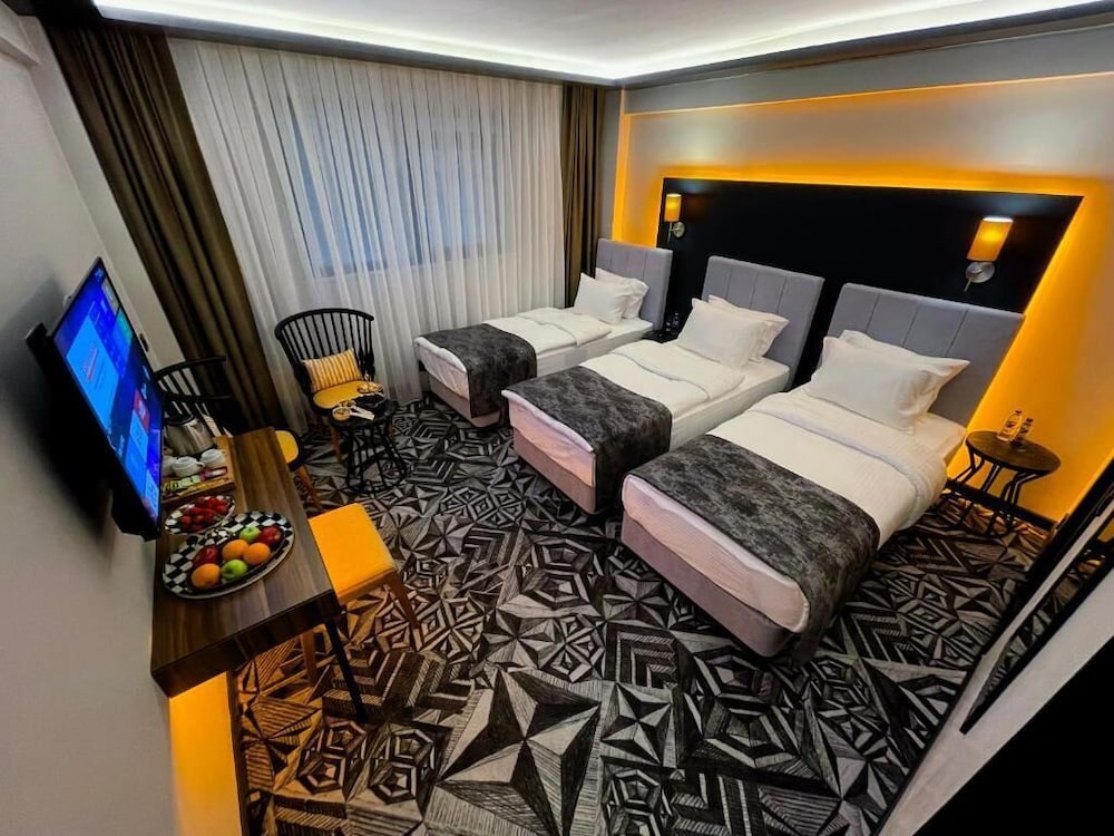 Weingart Hotel 13/52