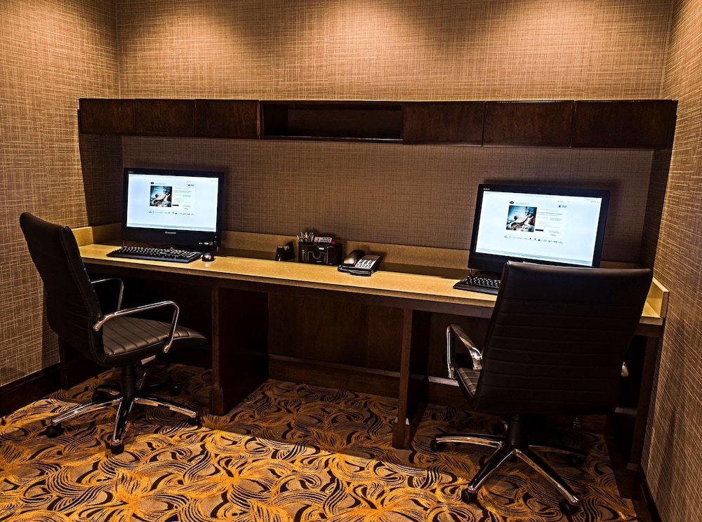 Hampton Inn by Hilton Ottawa Airport 23/26