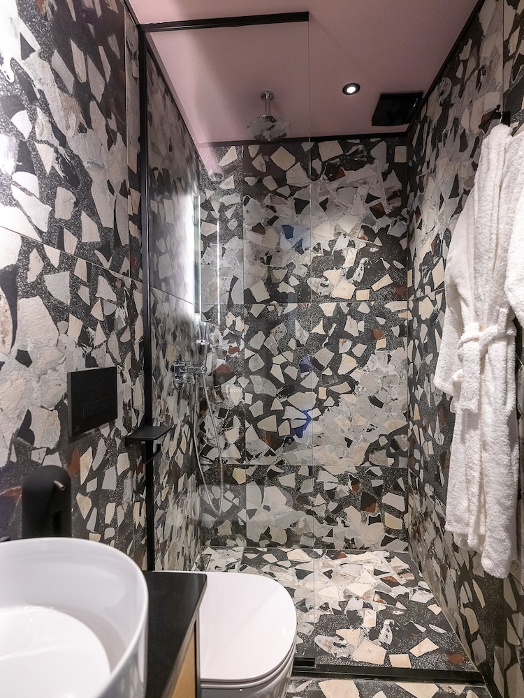 3 Pines Design Living 44/50