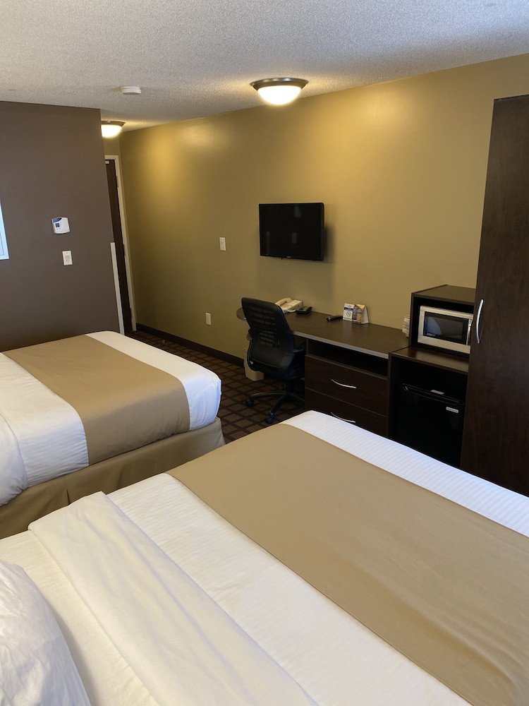 Standard, 2 Queen Beds, Accessible, Microtel Inn Suites By Wyndham Timmins 3/10