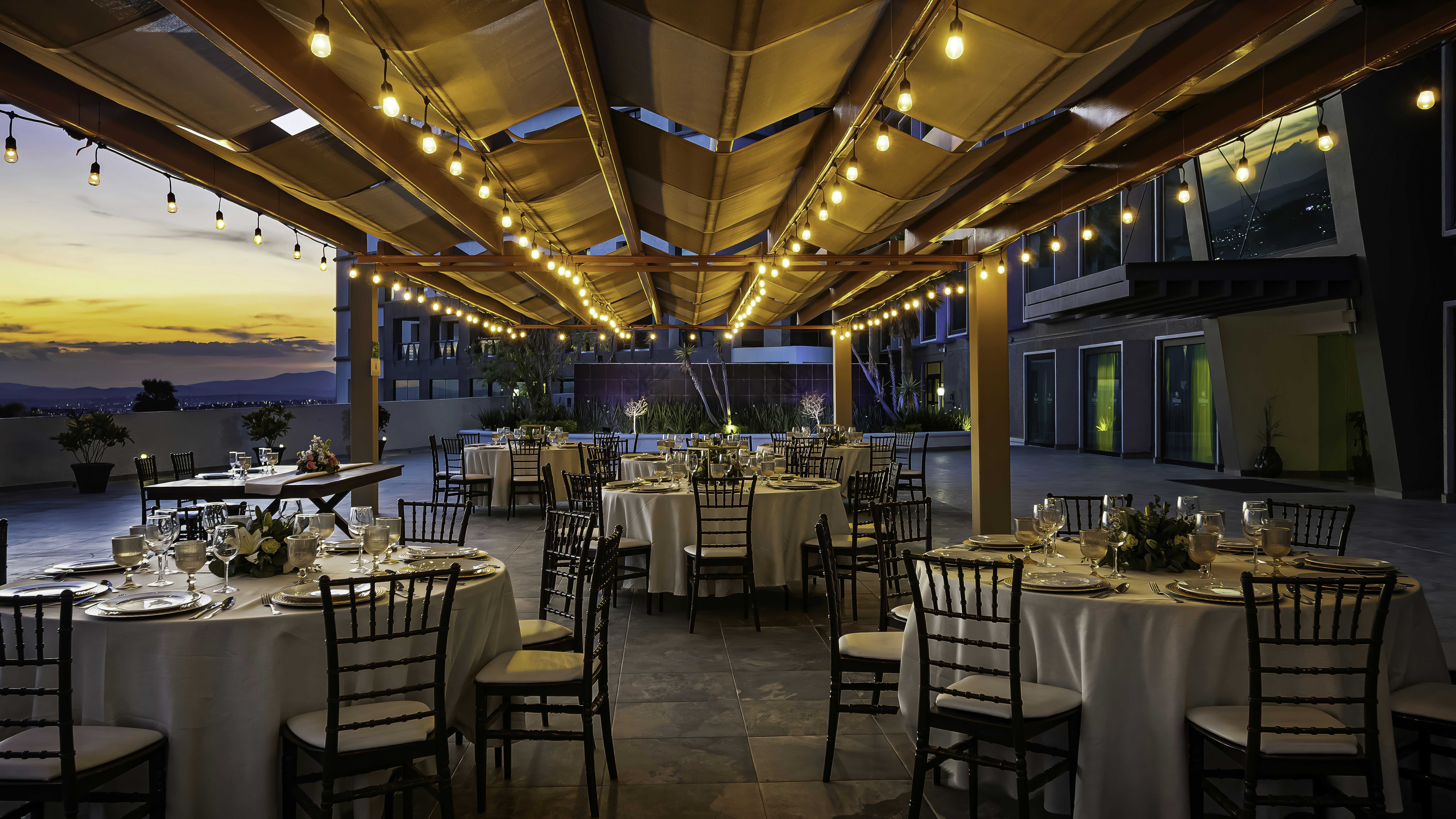 Hilton Queretaro 30/50