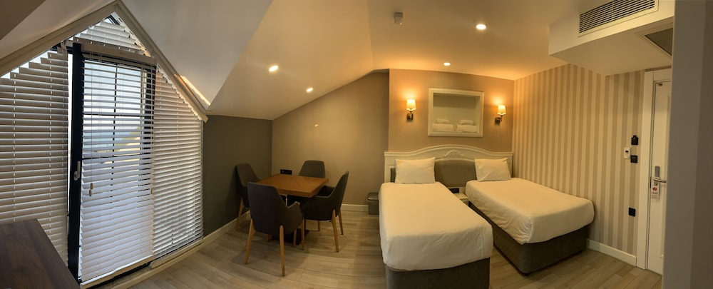 White Golden Suite Hotel 20/40