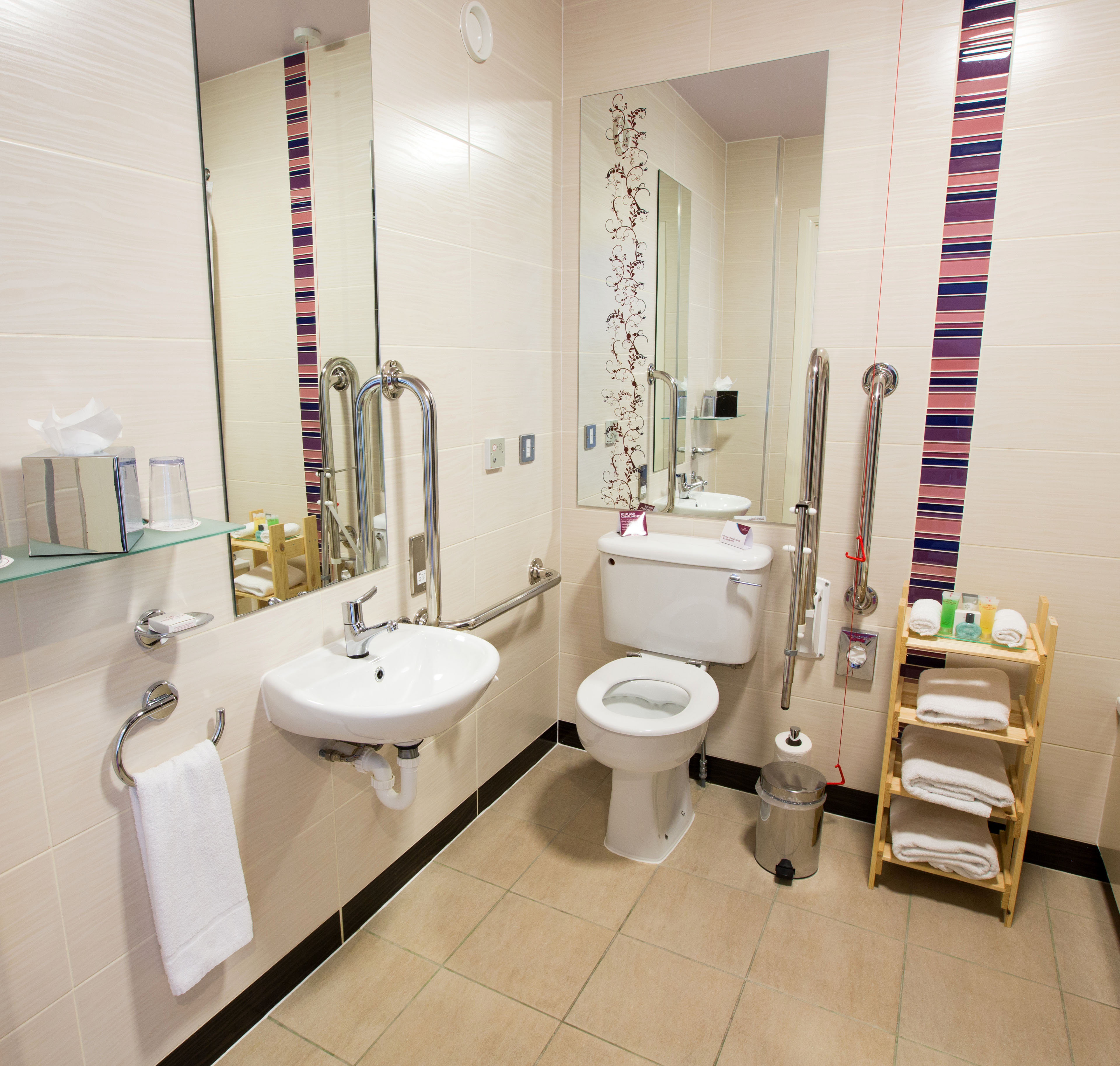 CROWNE PLAZA BLANCHARDSTOWN 75/76
