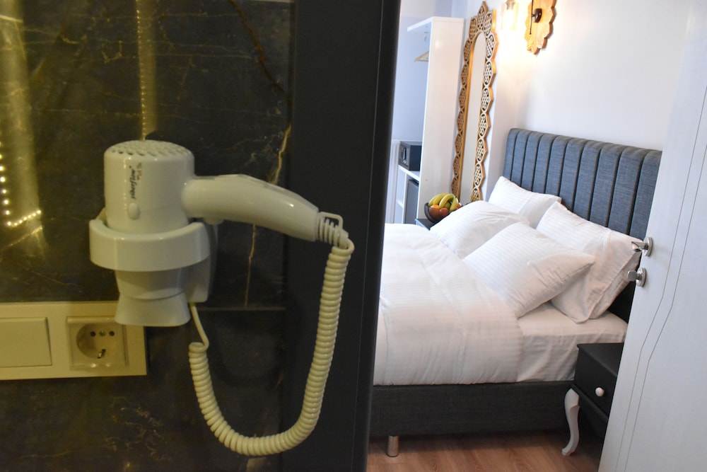 Avcilar Garden Hotel 38/48