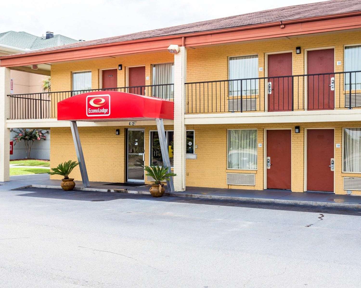 Econo Lodge Coliseum 1/6