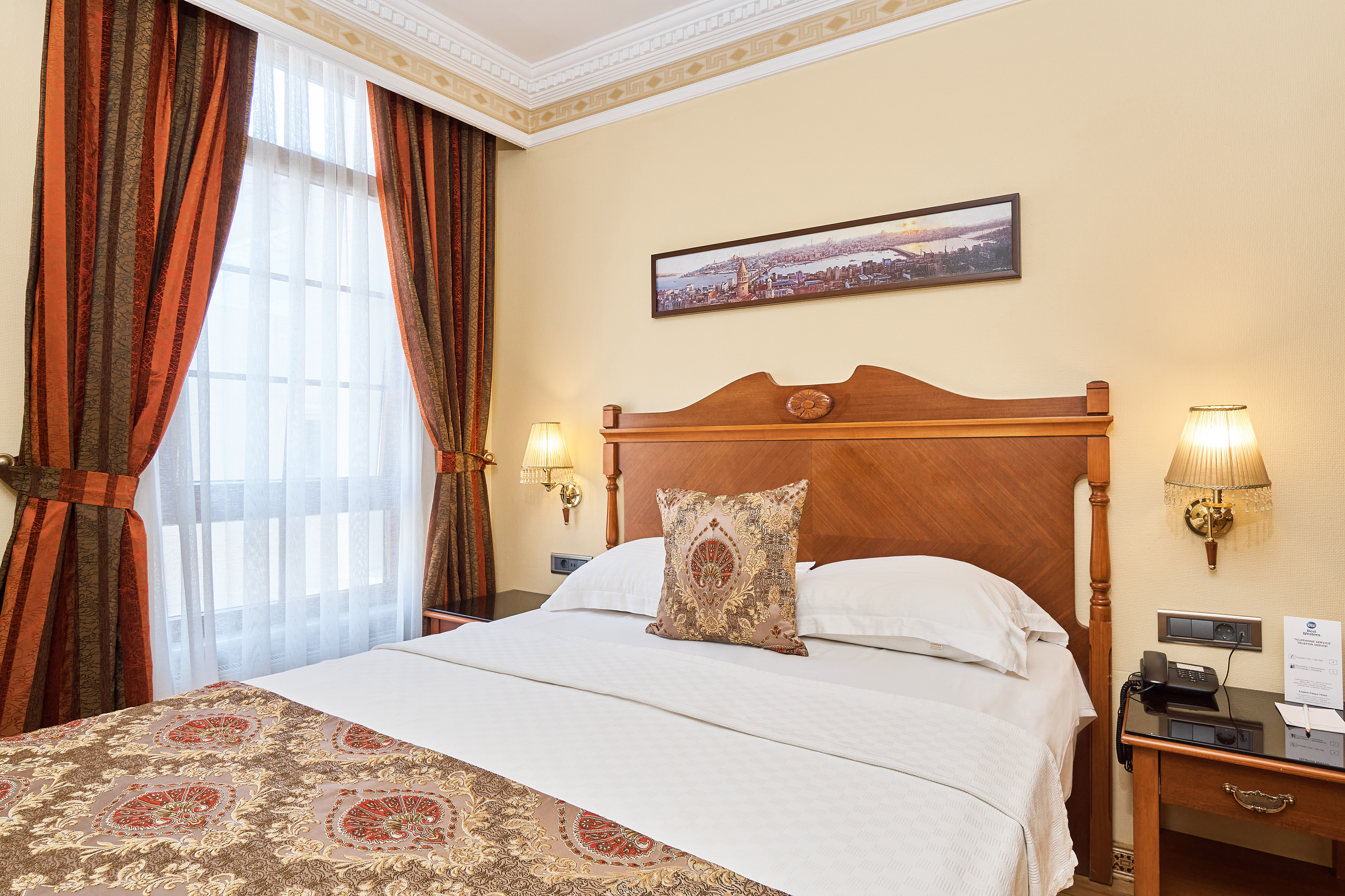 ROOM, DOUBLE BED