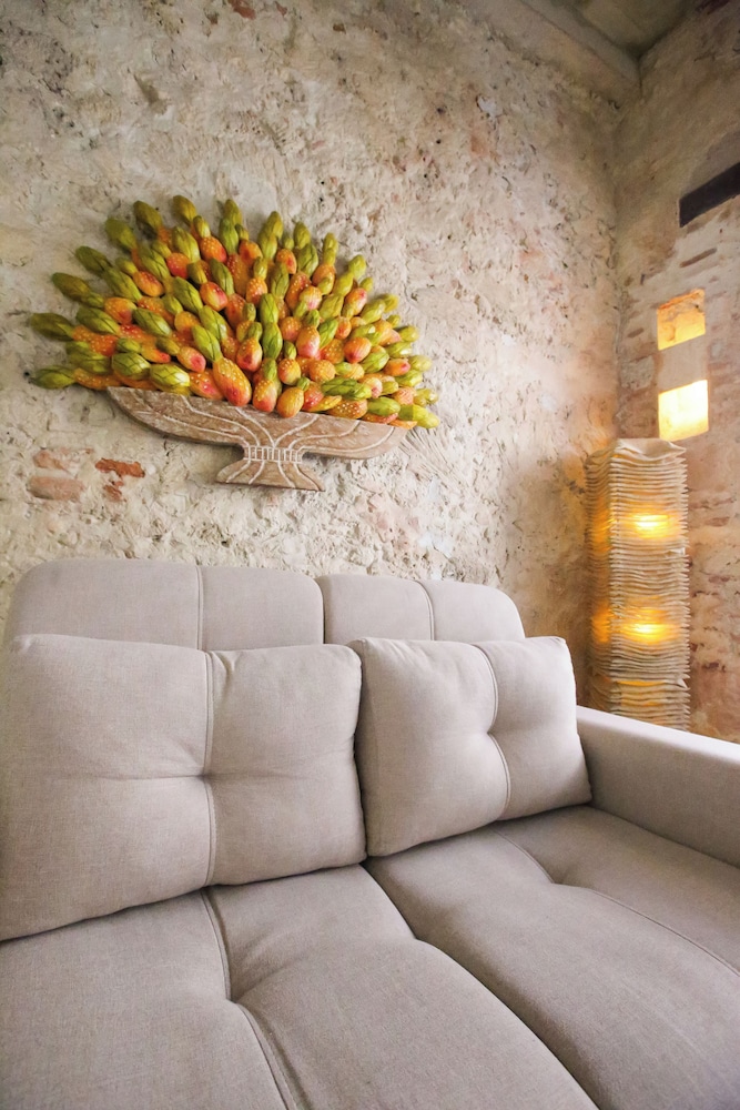 CASA CLAVER LOFT BOUTIQUE HOTEL 43/68