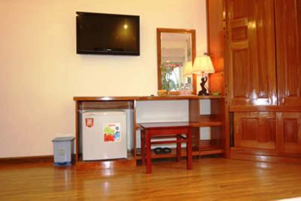 Omega Hotel 47/54