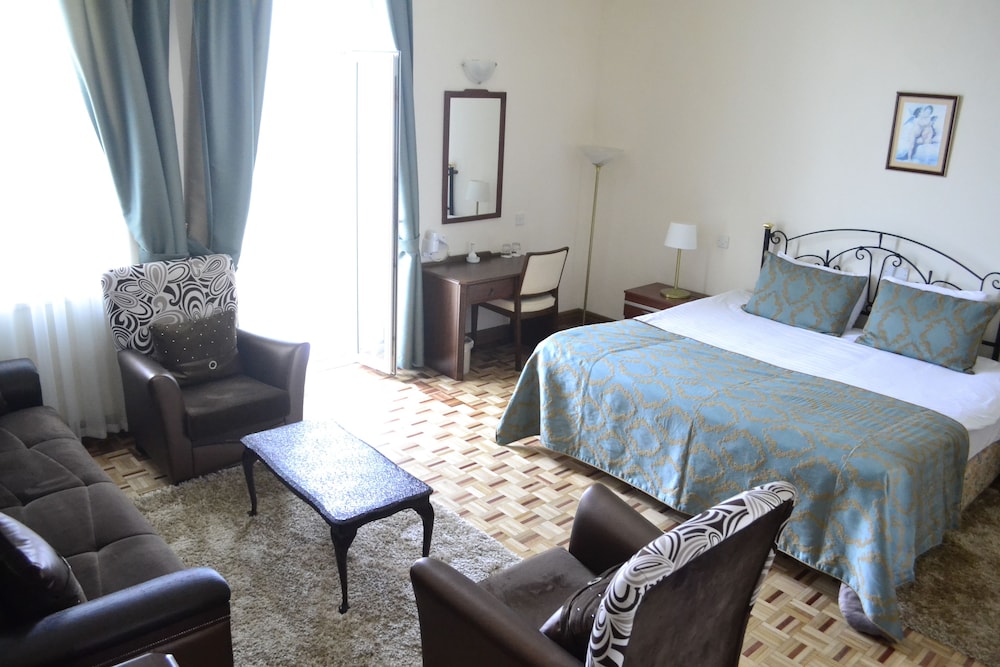 Dome Hotel 13/50