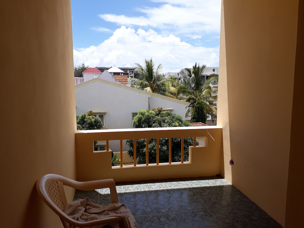 Allamanda Studios And Apartments 41/44