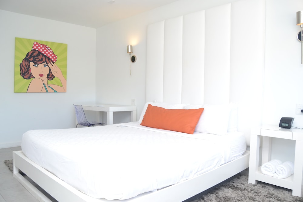 Royal Palms Resort And Spa A North Beach Village Resort Hotel 36/80