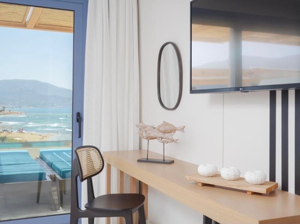 Suite, King Bed, Sea View, Hot Tub, Pyrgos Malia 4/4