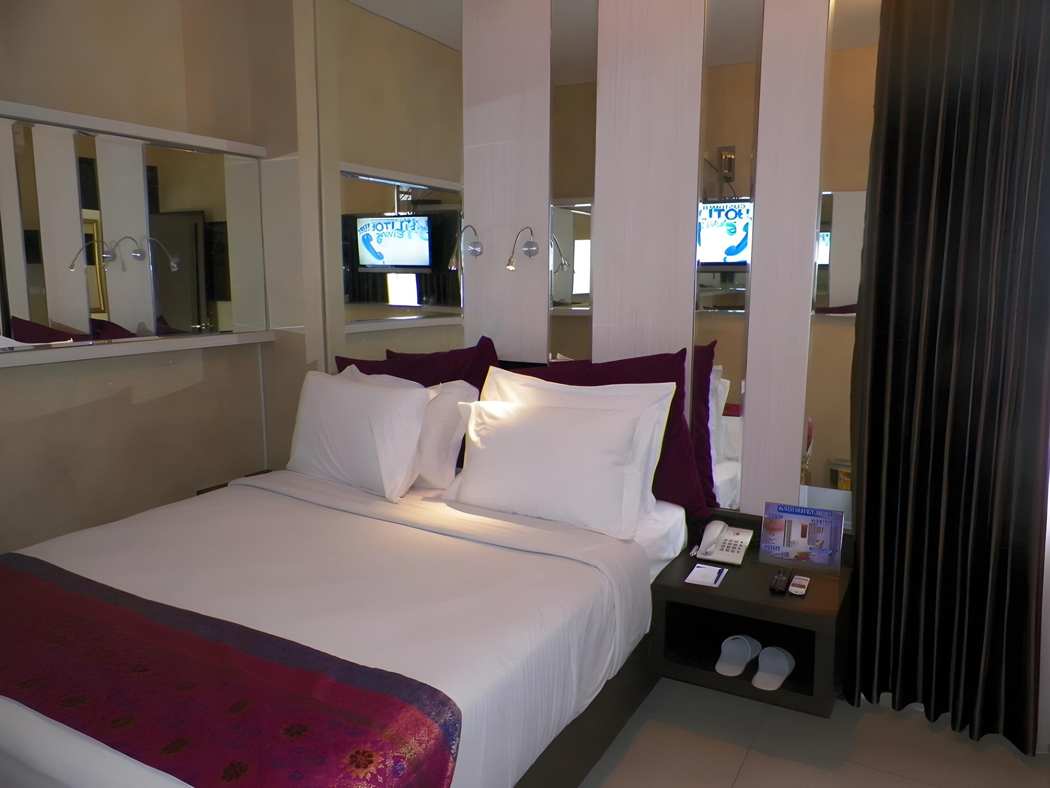 Latief Inn 15/33