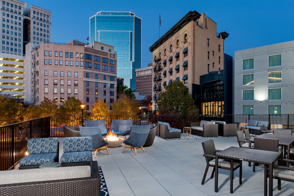 Fairfield Inn & Suites Fort Worth Downtown/Convention Center 34/47