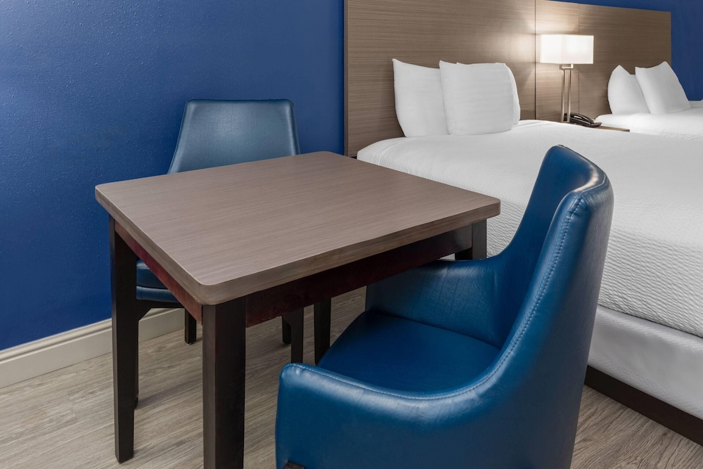 Angel Inn Near IMAX, a Travelodge by Wyndham 33/50