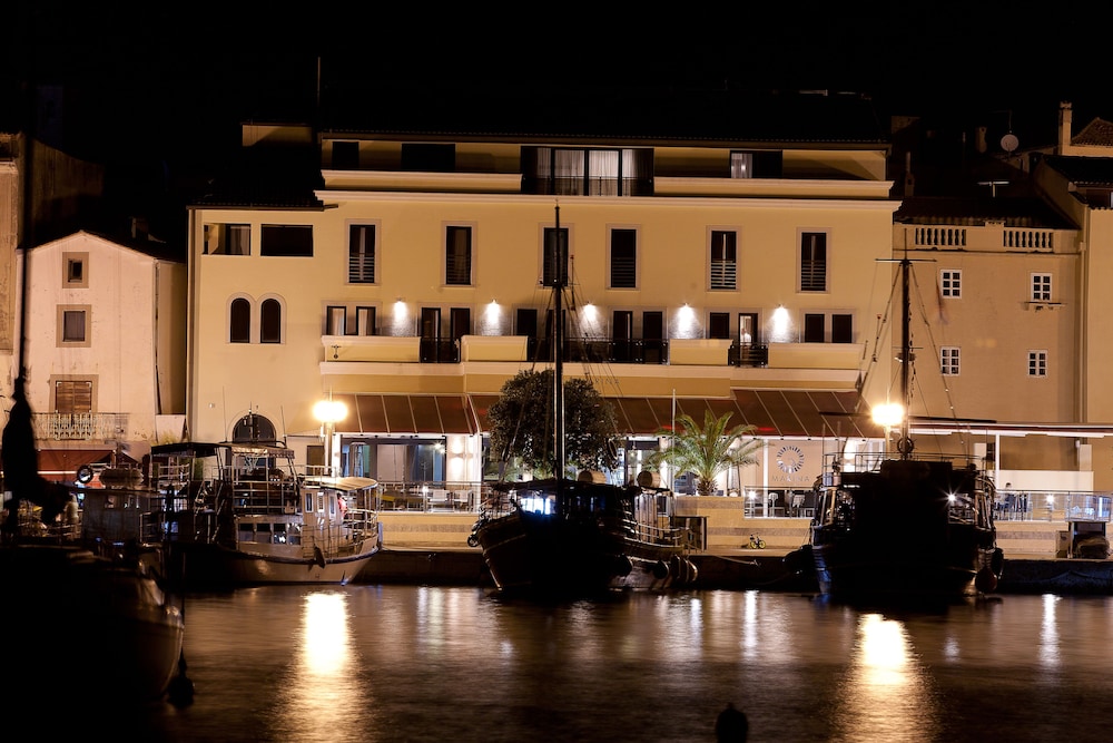 Boutique Hotel Marina 36/40
