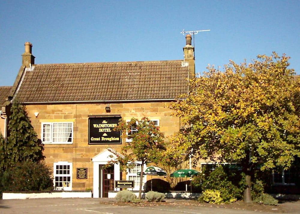 Wainstones Hotel 4/48