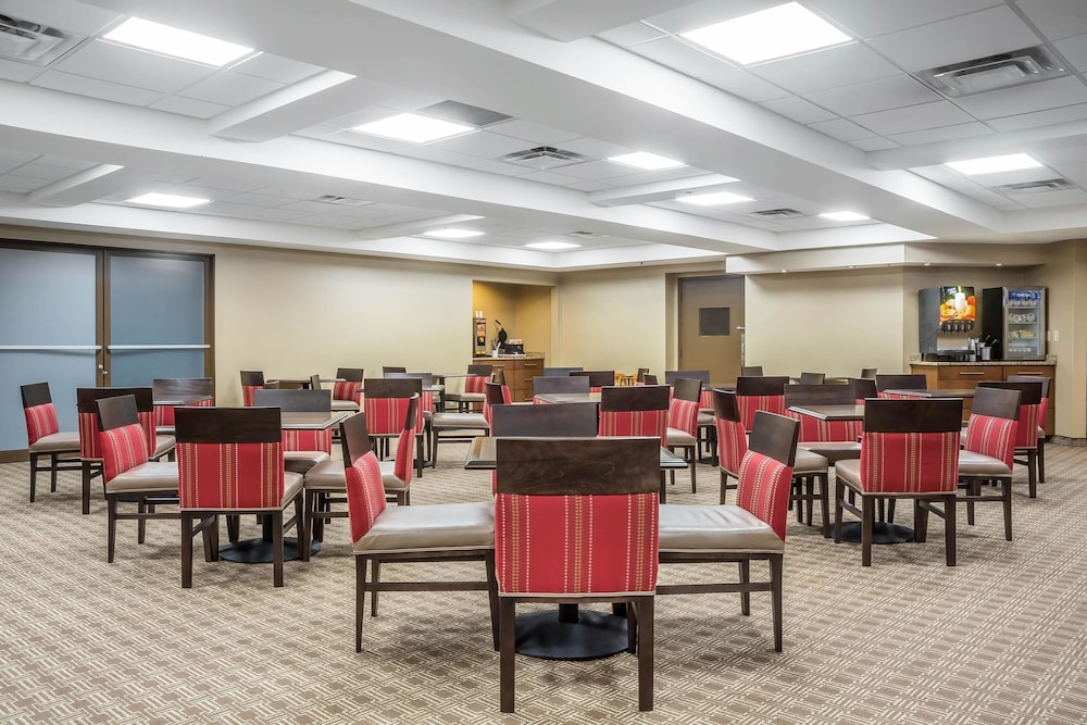 Comfort Inn The Pointe Niagara Falls, NY 39/47