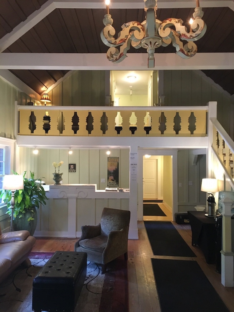Highland Dell Lodge 5/36