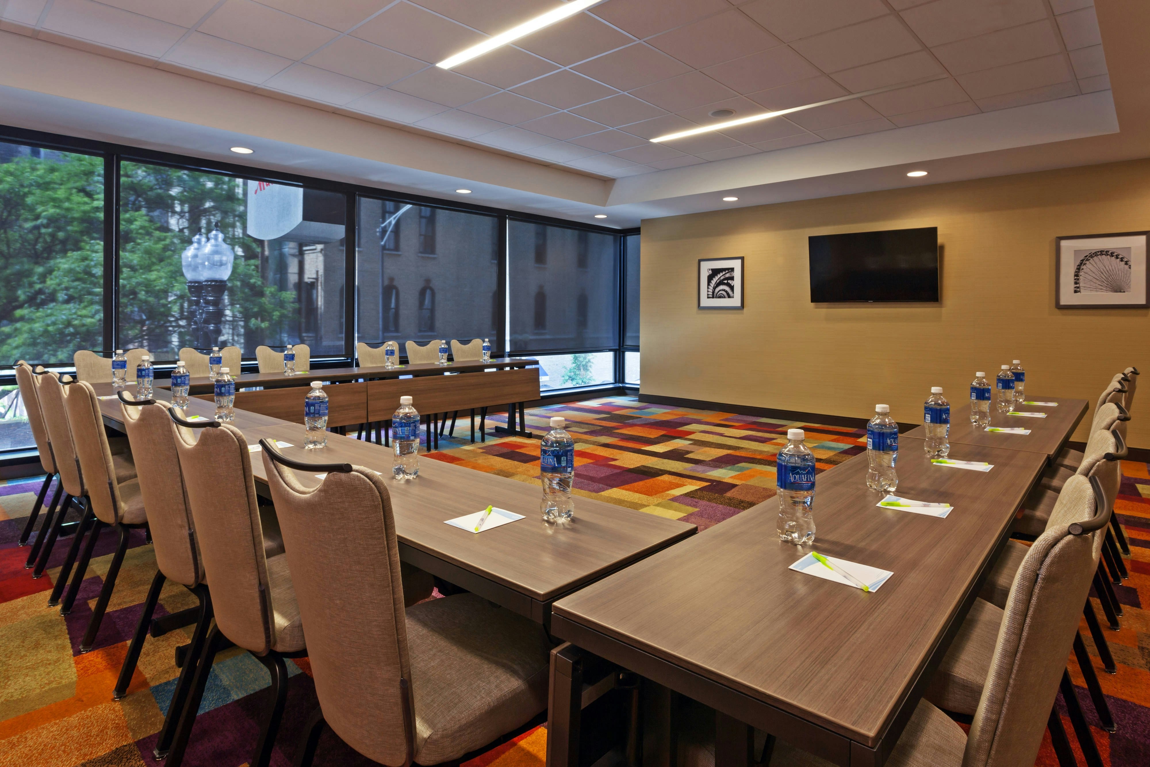 FAIRFIELD INN & SUITES CHICAGO DOWNTOWN/RIVER NORTH 42/47