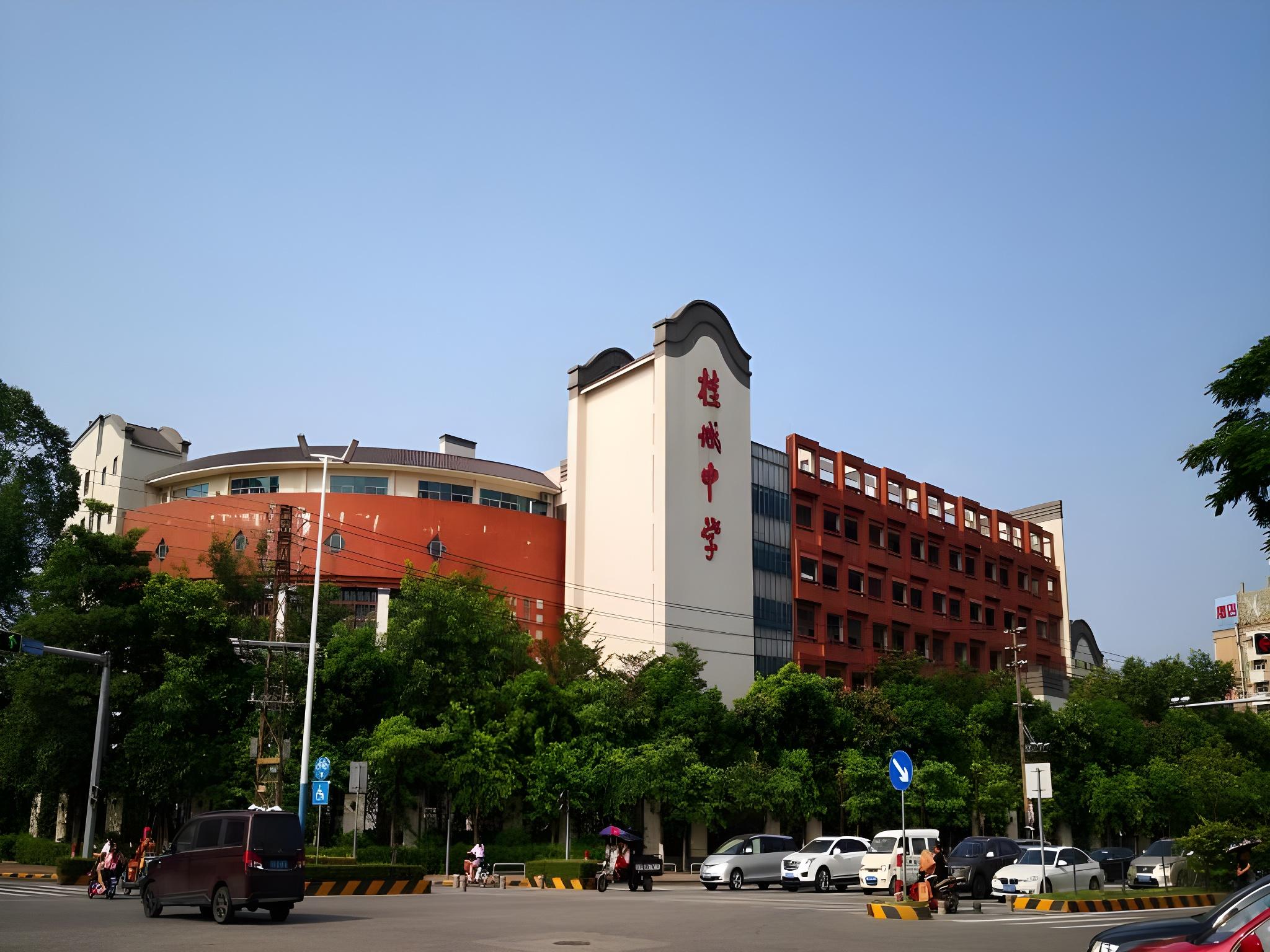 GreenTree Alliance Hotel Foshan Nanhai District Pingzhou Yuqi Street 36/40