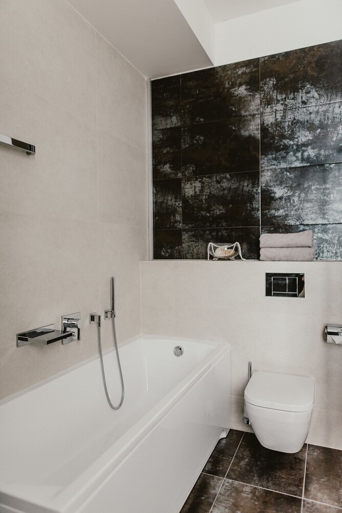 Coco Chanel Boutique Apartment 44/50