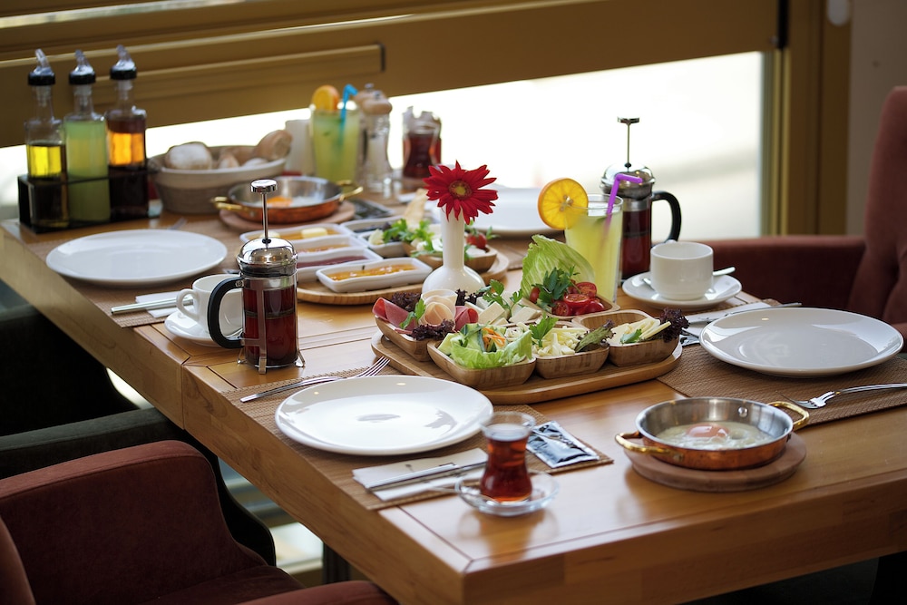 HOTEL EMIRHAN PALACE 52/67