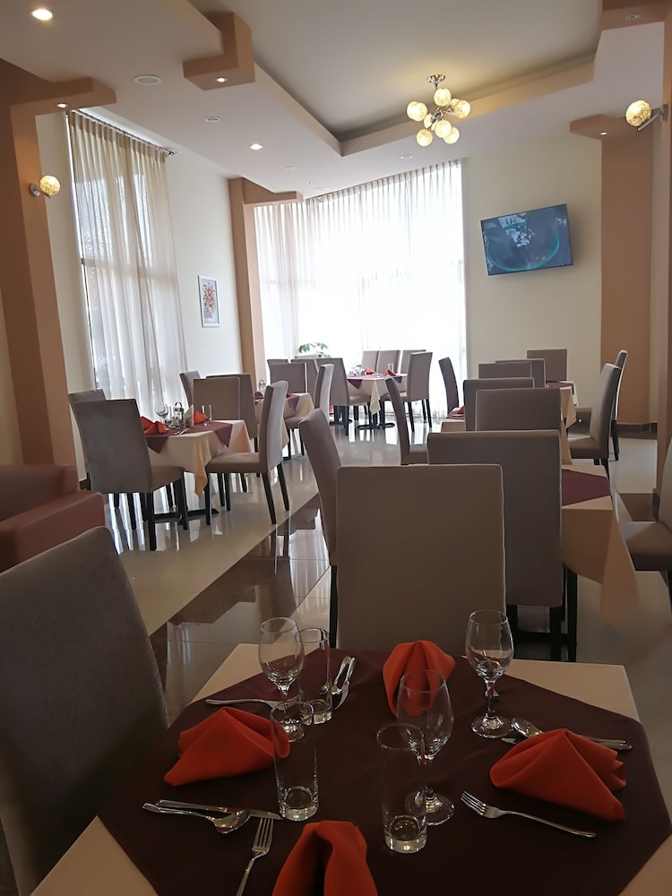 Ye-Afoli International Hotel 73/79