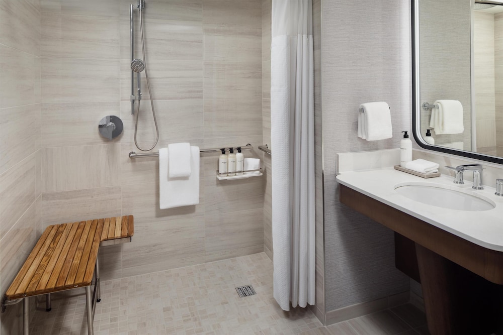 Grand Hyatt DFW 59/64