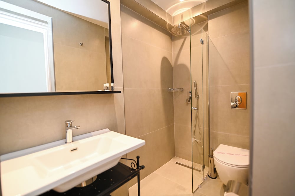 Jasmine Hotel 24/26