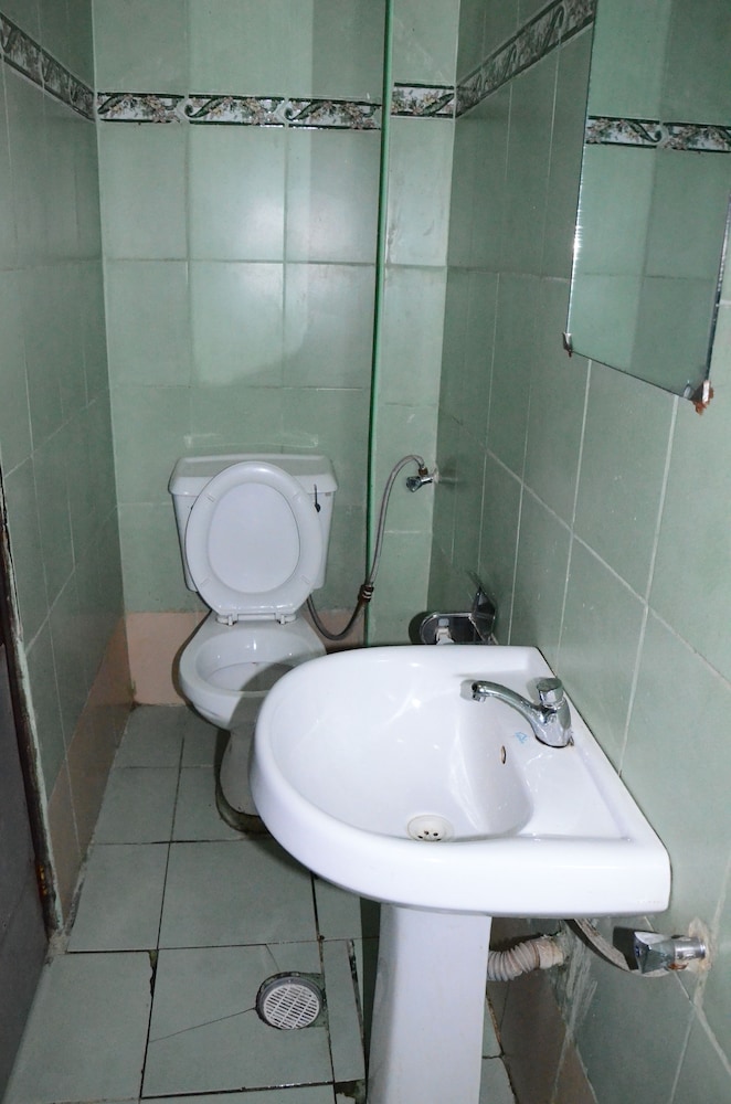Sir Kanja's Hotel 17/24