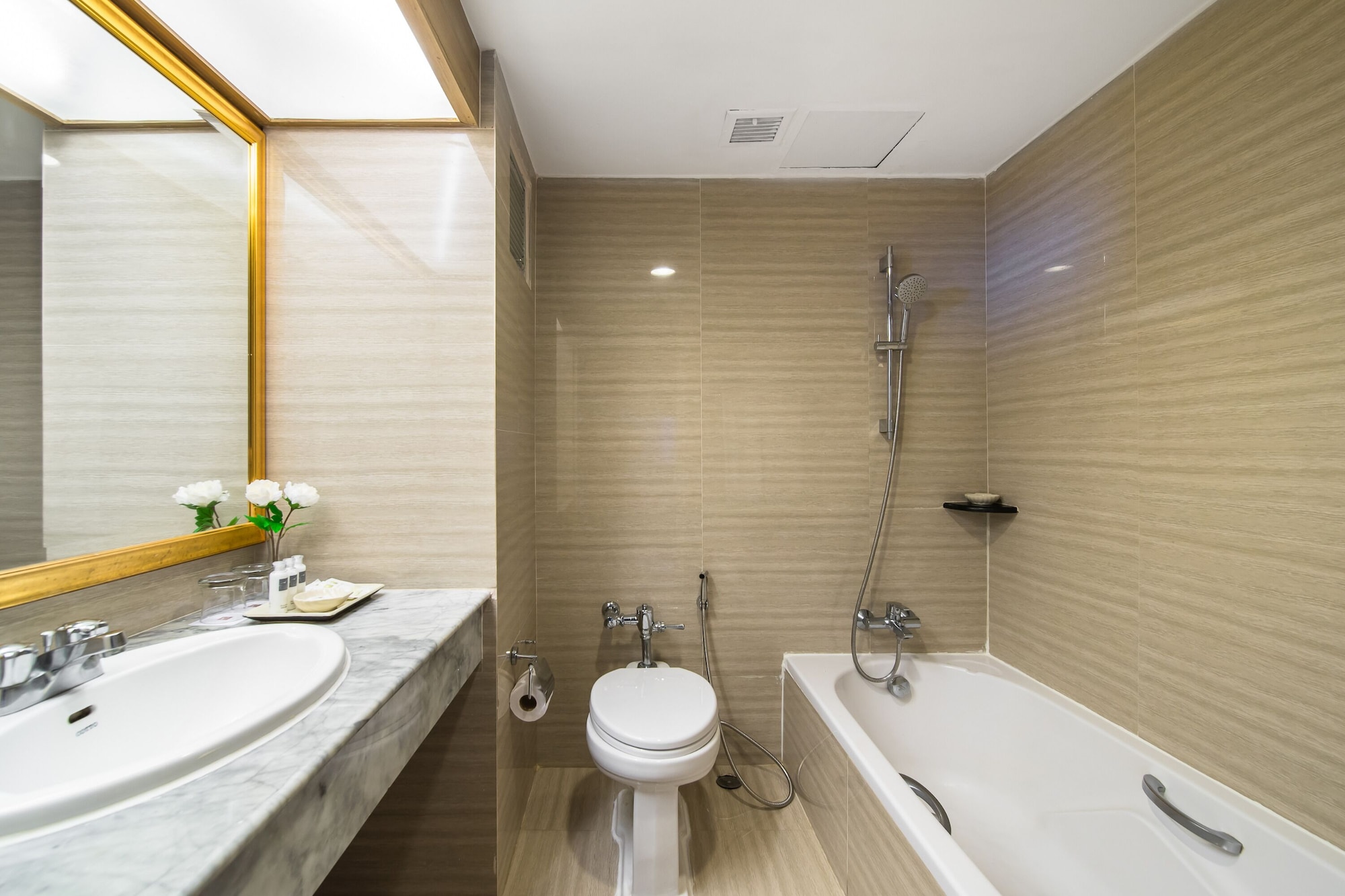 Mini, Family, Suite, 1 King and 1 Single Beds، COSY BEACH HOTEL 4/4