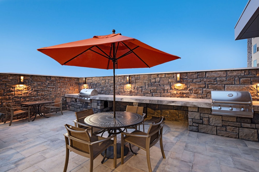 Hyatt House Carlsbad 13/22