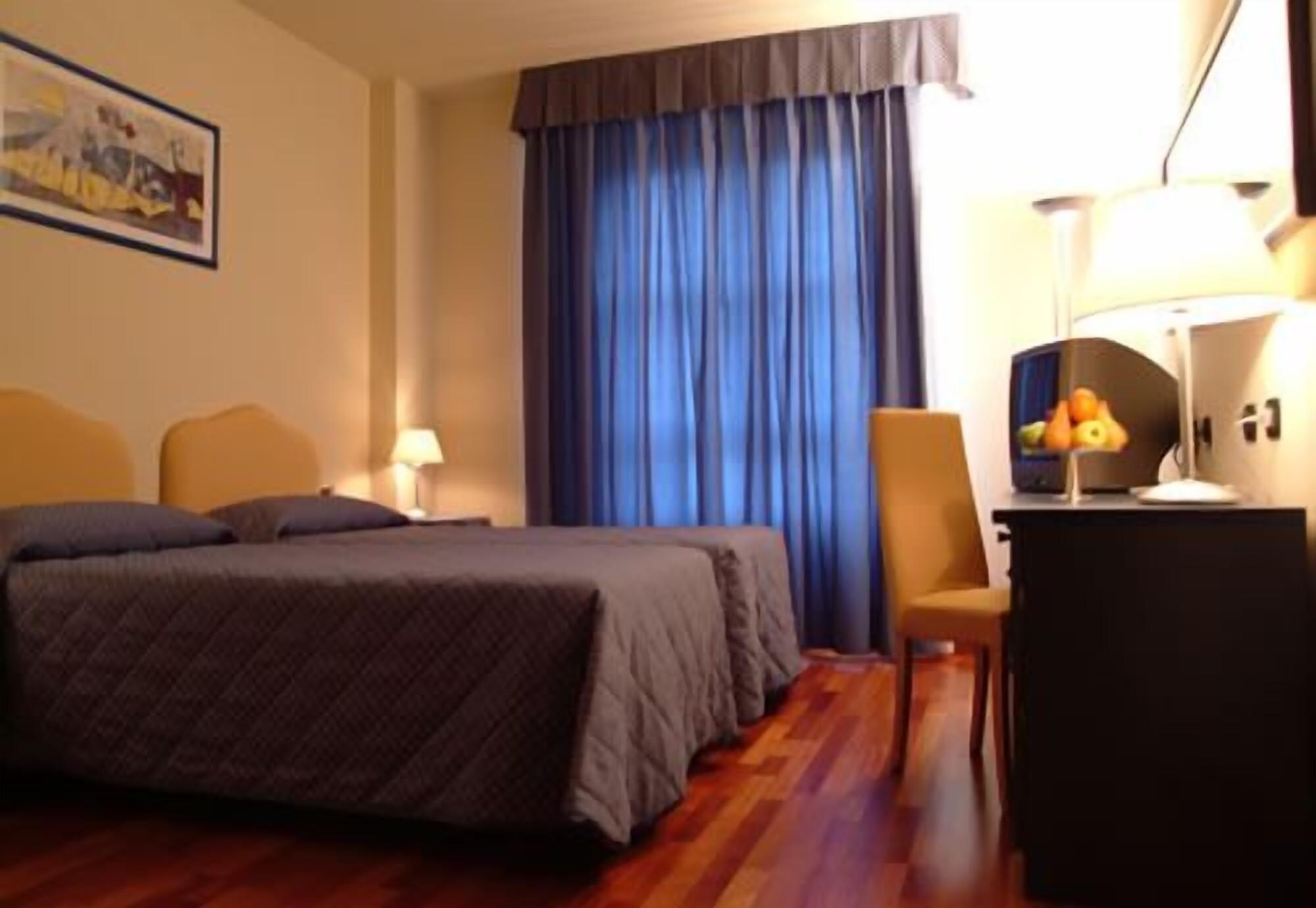 Room, Single, Double Bed